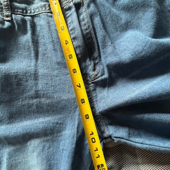 New jeans size large, never worn - Picture 10 of 10